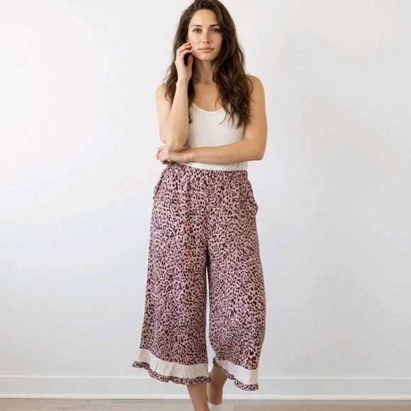 Umgee Pants - Umgee Women's Pink Leopard Print Wide-Leg Pants Size Large
